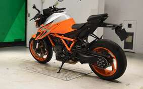 KTM 1290 SUPER DUKE R 2022 V3940