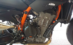 KTM 890 DUKE R 2024 TU940