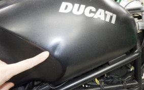 DUCATI MONSTER 900 2000