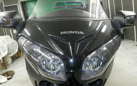 HONDA GL 1800 GOLD WING F6B 2013 SC68