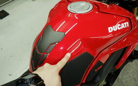 DUCATI STREETFIGHTER V4 S 2023