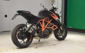 KTM 1290 SUPER DUKE R 2015 V3940