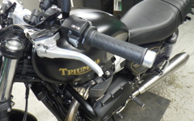 TRIUMPH STREET TWIN 2021