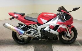 YAMAHA YZF-R1 2000 RN04