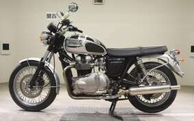 TRIUMPH BONNEVILLE 2006 J900TM