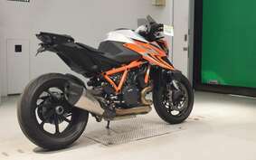 KTM 1290 SUPER DUKE R 2023 V3940