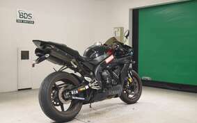 YAMAHA YZF-R1 2005 RN13