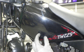 YAMAHA TW225 DG09J