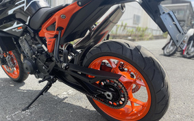 KTM 890 DUKE GP 2024 TU940