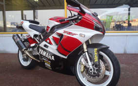 YAMAHA YZF-R1 1999 RN01