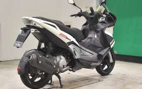 APRILIA SR MAX 125