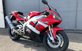 YAMAHA YZF-R1 2000 RN04