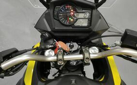 SUZUKI DL650 ( V-Strom 650 ) XT 2021 C733A