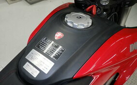 DUCATI HYPERSTRADA 820 2015