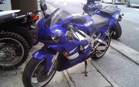 YAMAHA YZF-R1 2000 RN01