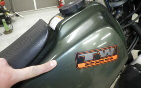 YAMAHA TW225 DG09J