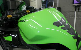 KAWASAKI ZX-25R ZX250E