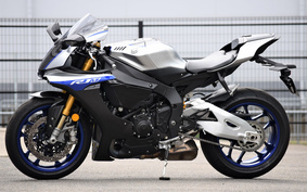 YAMAHA YZF-R1 M 2021 RN49