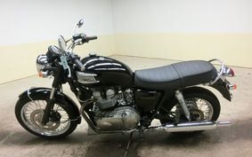 TRIUMPH BONNEVILLE 2005 J900TM