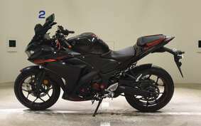 YAMAHA YZF-R25 A RG10J