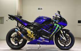 YAMAHA YZF-R1 1999 RN01