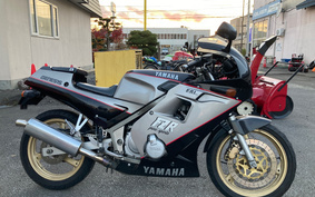 YAMAHA FZR250 2KR