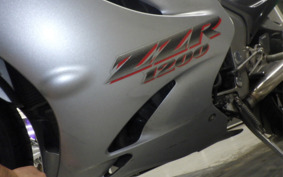 KAWASAKI ZZ1200 NINJA R 2002 ZXT20C