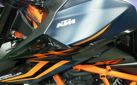 KTM 1290 SUPER DUKE R 2022 V3940