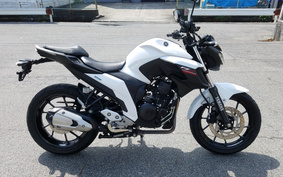 YAMAHA FZ25 RG42