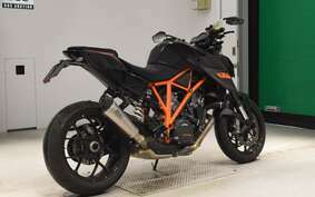 KTM 1290 SUPER DUKE R 2015 V3940