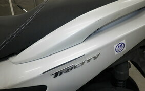 YAMAHA TRICITY 125 SE82J