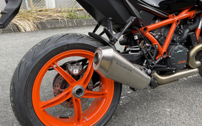 KTM 1290 SUPER DUKE R 2024 V3940