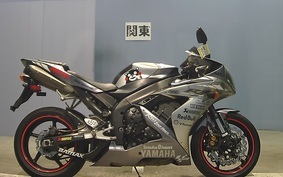 YAMAHA YZF-R1 2004 RN13