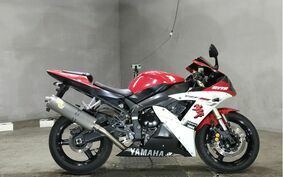 YAMAHA YZF-R1 2002 RN091