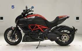 DUCATI DIAVEL Carbon 2011