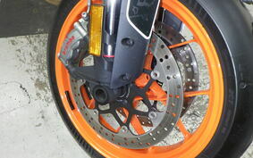 KTM 890 DUKE R 2023 TU940