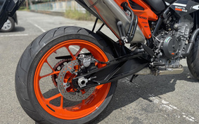 KTM 890 DUKE GP 2024 TU940