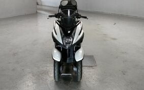 YAMAHA TRICITY 125 SE82J