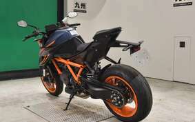 KTM 1290 SUPER DUKE R 2023 V3940