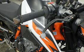 KTM 890 DUKE R 2021