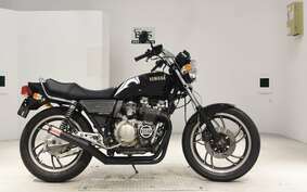 YAMAHA XJ550 2022 4V8