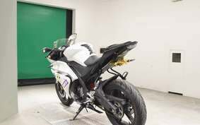 YAMAHA YZF-R125 RE06