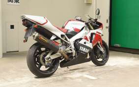 YAMAHA YZF-R1 1999 RN02