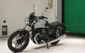 MOTO GUZZI V73カーボンシャイン 2021