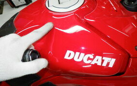 DUCATI STREETFIGHTER V4 S 2021