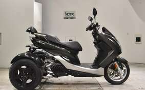 YAMAHA S-MAX TRIKE SG27