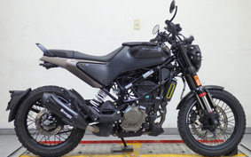 HUSQVARNA スヴァルトピレン125