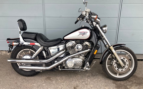 HONDA SHADOW 1100 1993 SC18