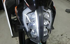 KTM 890 DUKE R 2023 TU940