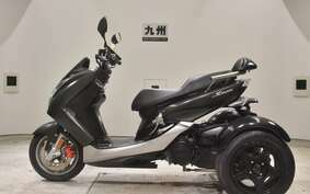 YAMAHA S-MAX TRIKE SG27